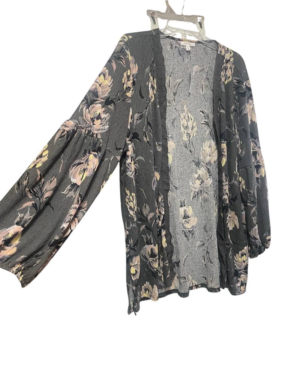Maurices Gray Floral Crochet Trim Kimono size 2X NWT boho festival romantic - Picture 2 of 14